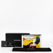Shop safe online at Labellov in Antwerp, Brussels and Knokke this 100% authentic second hand Chanel Patent Vintage Collectors Just Drop Of N5 Clutch