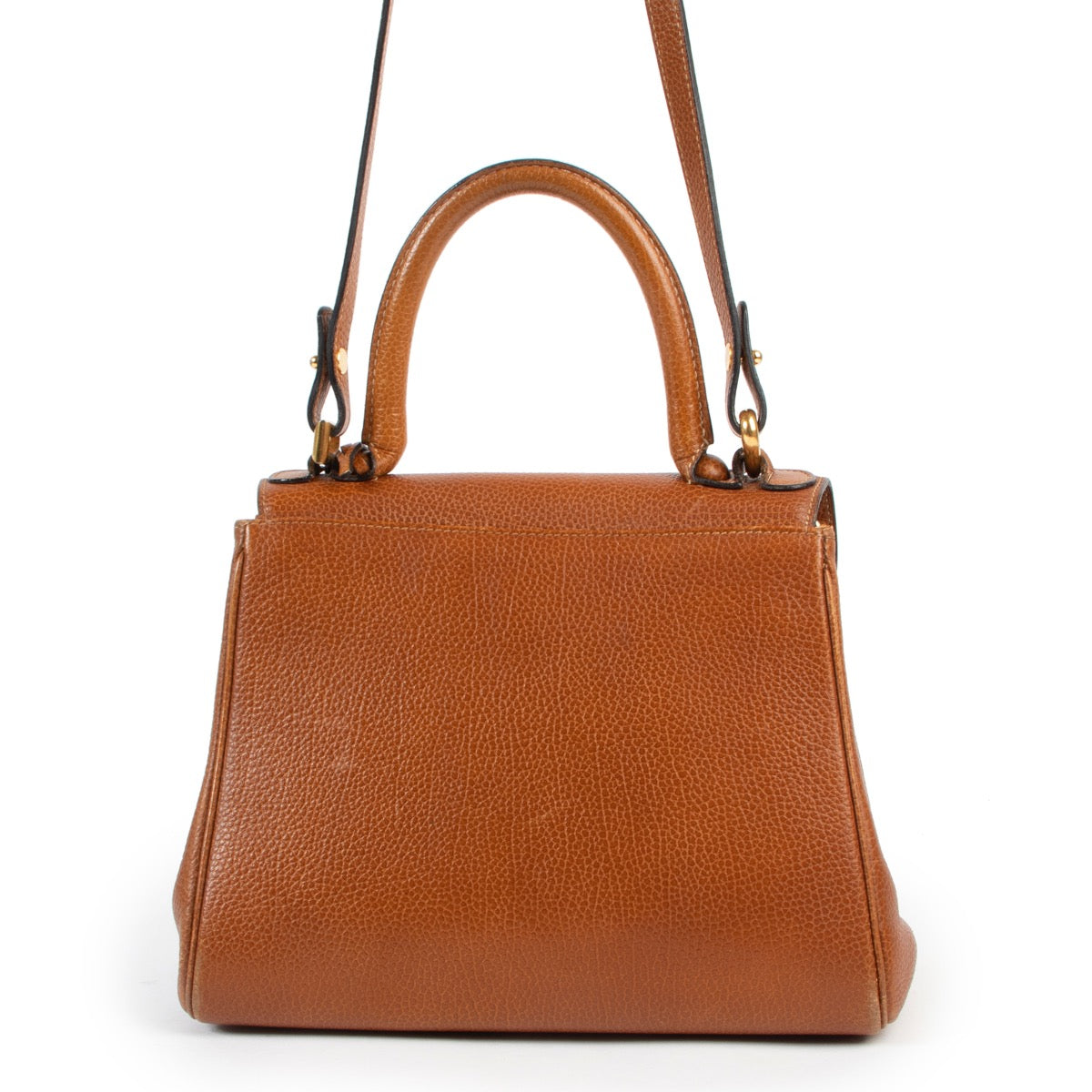 Buy this Delvaux Cognac Brillant PM for a reasonable price and in good condition online or in store at Labellov Luxury Antwerp.