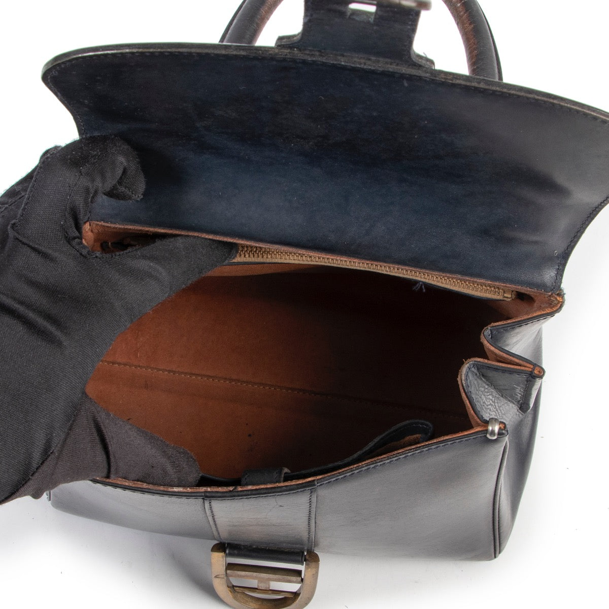 Buy these Delvaux Blue Leather PM Brillant for a reasonable price at Labellov online or in store. Koop deze Delvaux Blue Brillant voor een redelijke prijs bij Labellov online of in de winkel.