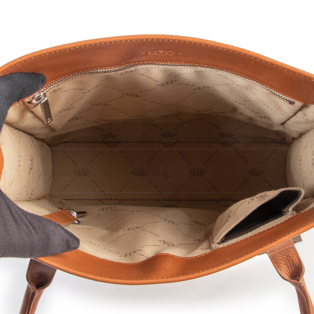 Shop safe online 100% authentic second hand Delvaux Cognac Top handle in very good condition at the right price at Labellov in Antwerp.