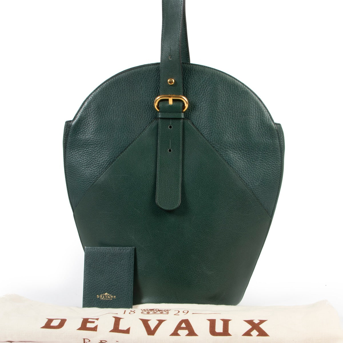 This Delvaux Green Shoulder bag is in good preloved condition available at Labellov in Antwerp online or in store