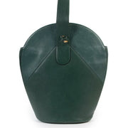 This Delvaux Green Shoulder bag is in good preloved condition available at Labellov in Antwerp online or in store