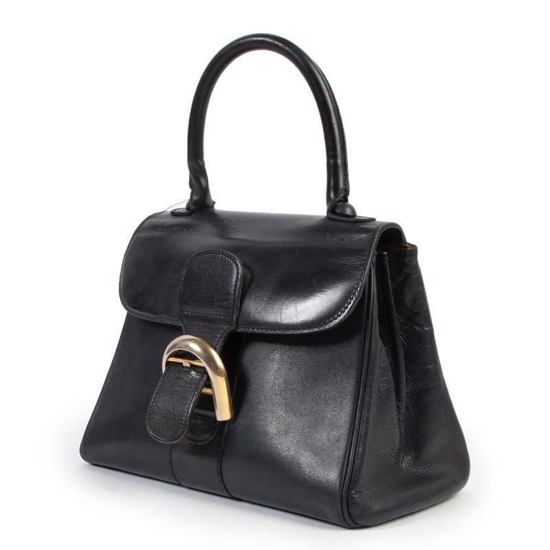 Buy these Delvaux Blue Leather Brillant for a reasonable price at Labellov online or in store. Koop deze Delvaux Blue Leather Brillant voor een redelijke prijs bij Labellov online of in de winkel.