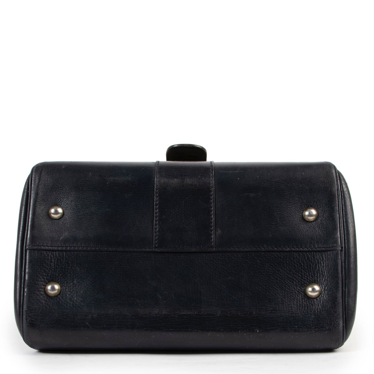 Buy these Delvaux Blue Leather Brillant for a reasonable price at Labellov online or in store. Koop deze Delvaux Blue Leather Brillant voor een redelijke prijs bij Labellov online of in de winkel.