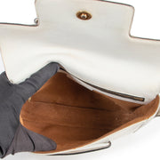 Buy these Delvaux White Crossbody DDD for a reasonable price at Labellov online or in store. Koop deze Delvaux White Crossbody DDD voor een redelijke prijs bij Labellov online of in de winkel.