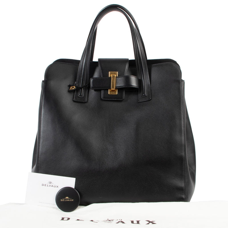 Shop safe online 100% authentic second hand Delvaux Black Simplissime N/S Tote Top Handle Bag at the right price at Labellov in Antwerp.
