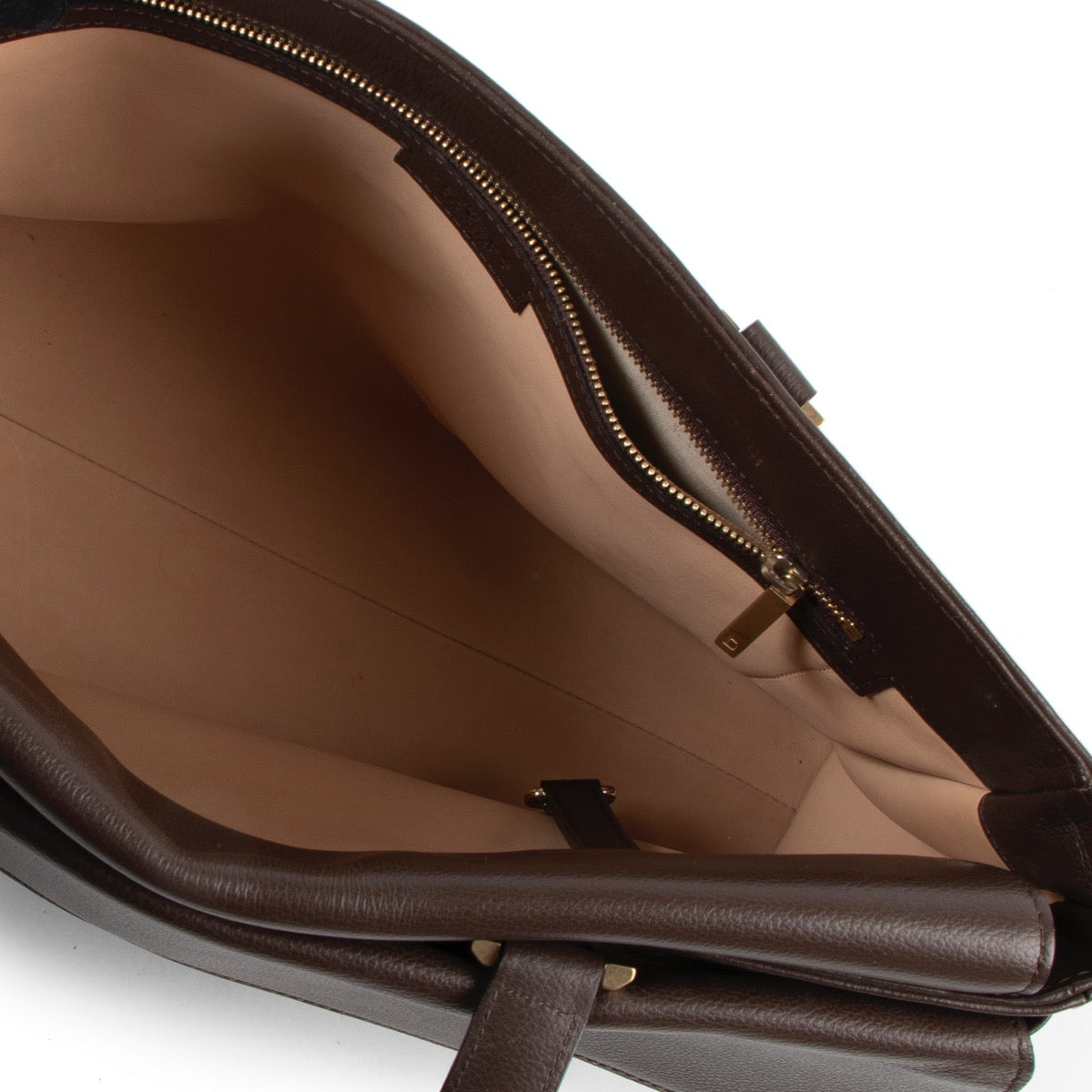 Buy these Delvaux Brown Leather Business Tempète Top Handle Bag for a reasonable price at Labellov online or in store. Koop deze Delvaux Brown Leather Tempète voor een redelijke prijs bij Labellov online of in de winkel.