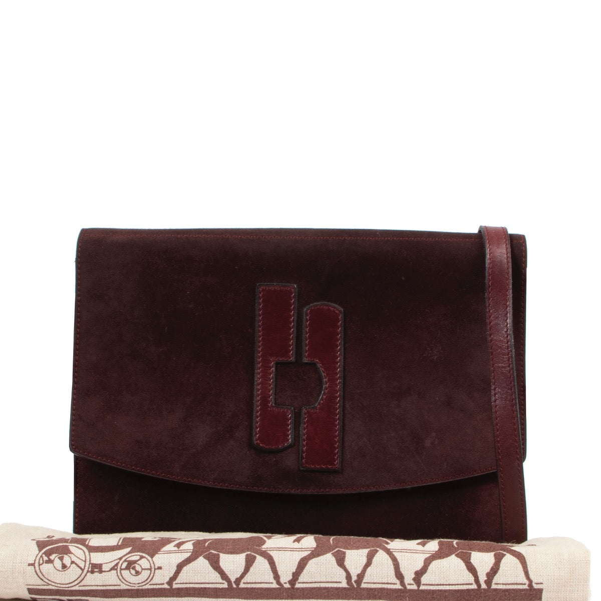 Buy these Delvaux Burgundy Crossbody for a reasonable price at Labellov online or in store. Koop deze Delvaux Burgundy Crossbody voor een redelijke prijs bij Labellov online of in de winkel.