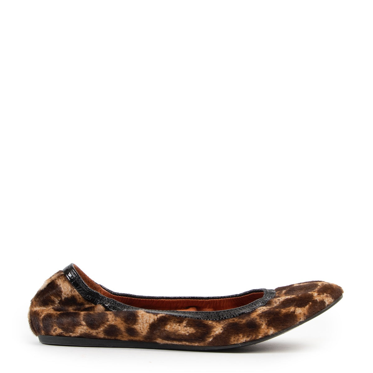 Shop safe online at Labellov in Antwerp these 100% authentic second hand Lanvin Leopard Printed Flats - Size 41