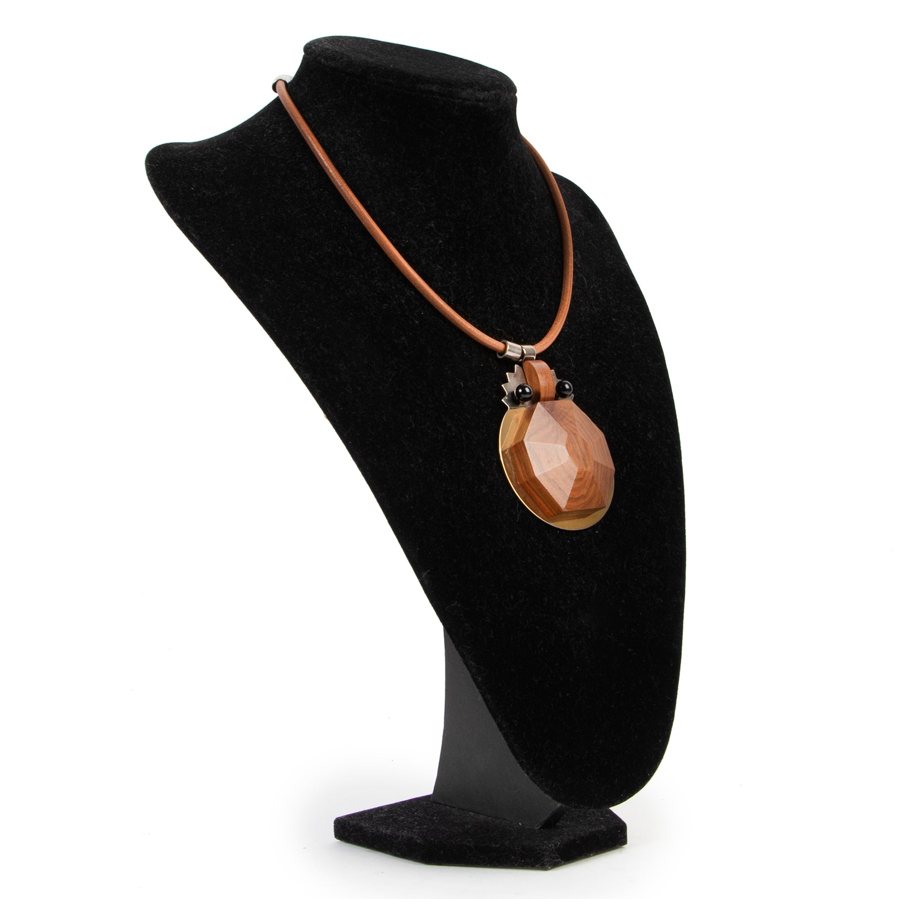 Shop safe online 100% authentic second hand Marni Wood and Resin Necklace at Labellov online or in store.