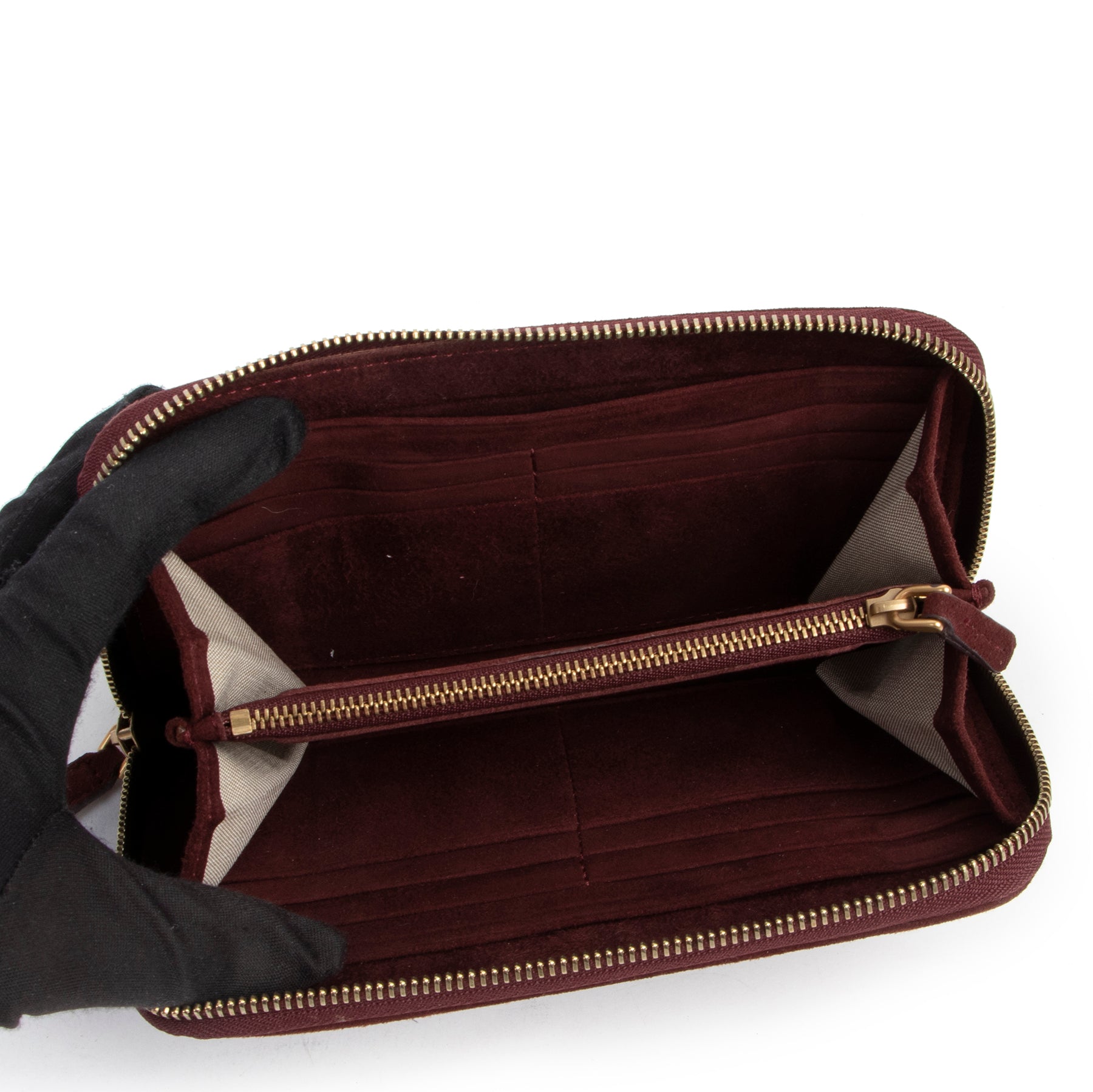 Buy this Marni Burgundy Wallet online or in store at Labellov for a reasonable price.