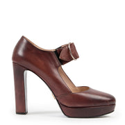 Shop safe online at Labellov in Antwerp this 100% authentic second hand Prada Burgundy Platform Pumps - Size 38