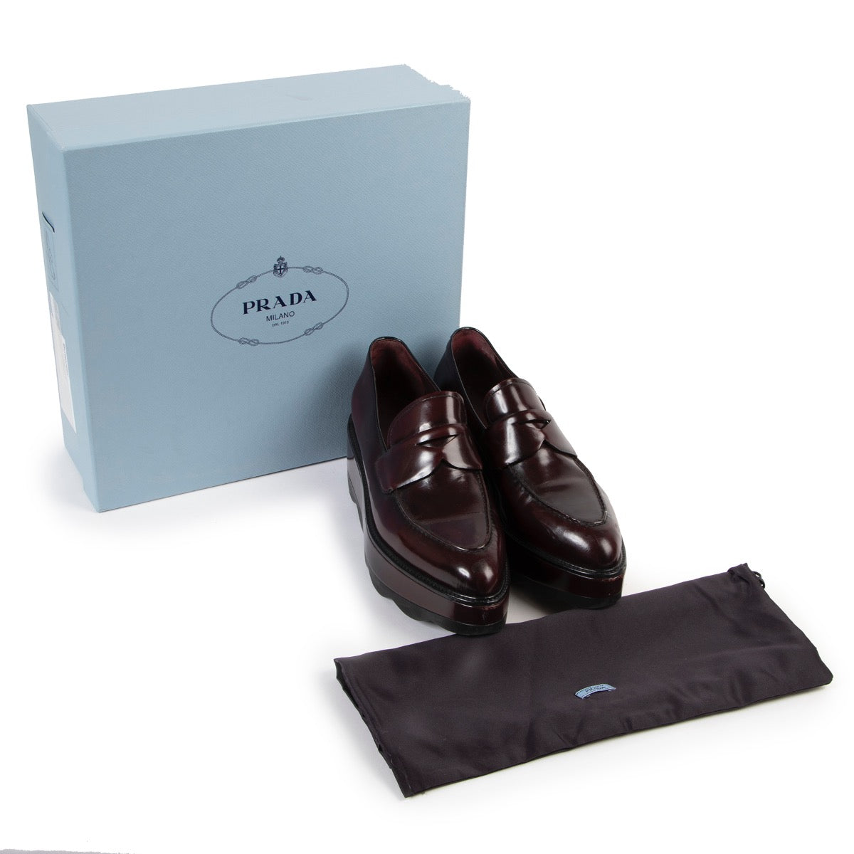 Shop safe online at Labellov in Antwerp this 100% authentic second hand Prada Purple Platform Brogues - Size 39,5