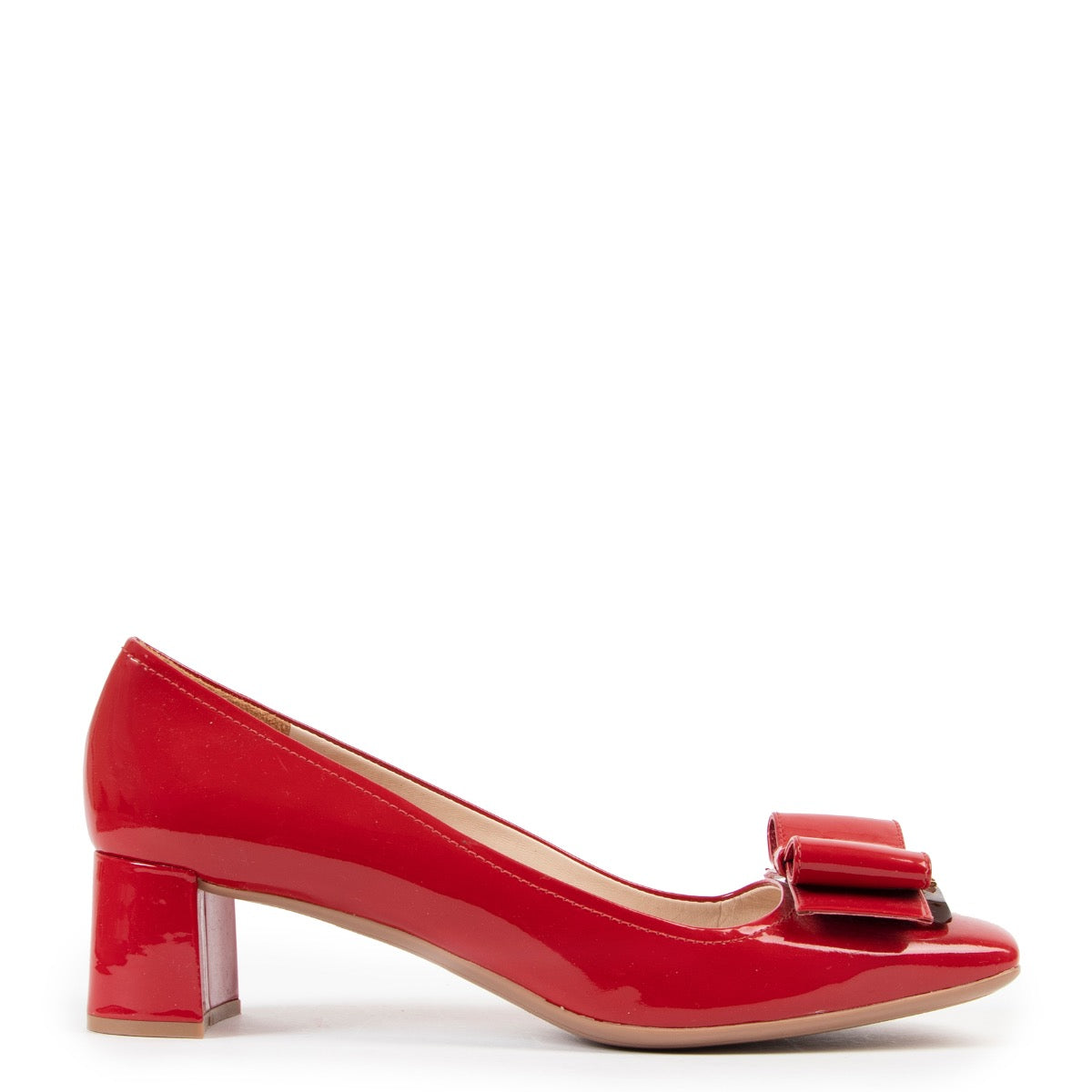 Shop safe online at Labellov in Antwerp this 100% authentic second hand Prada Red Patent Bow Heels - Size 39