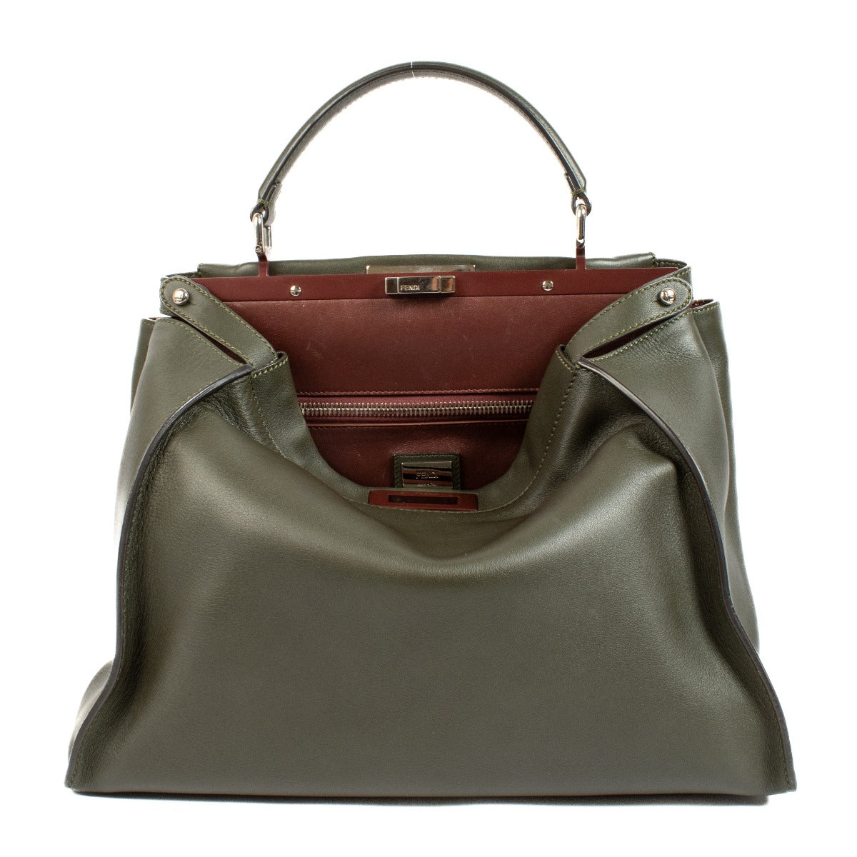 Fendi Green Leather Large Peekaboo Bag aan de beste prijs bij Labellov tweedehands luxe in Antwerpen en Knokke. Wij kopen en verkopen steeds aan de beste prijs voor u.
