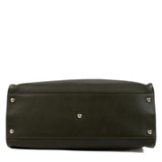 Fendi Green Leather Large Peekaboo Bag aan de beste prijs bij Labellov tweedehands luxe in Antwerpen en Knokke. Wij kopen en verkopen steeds aan de beste prijs voor u.