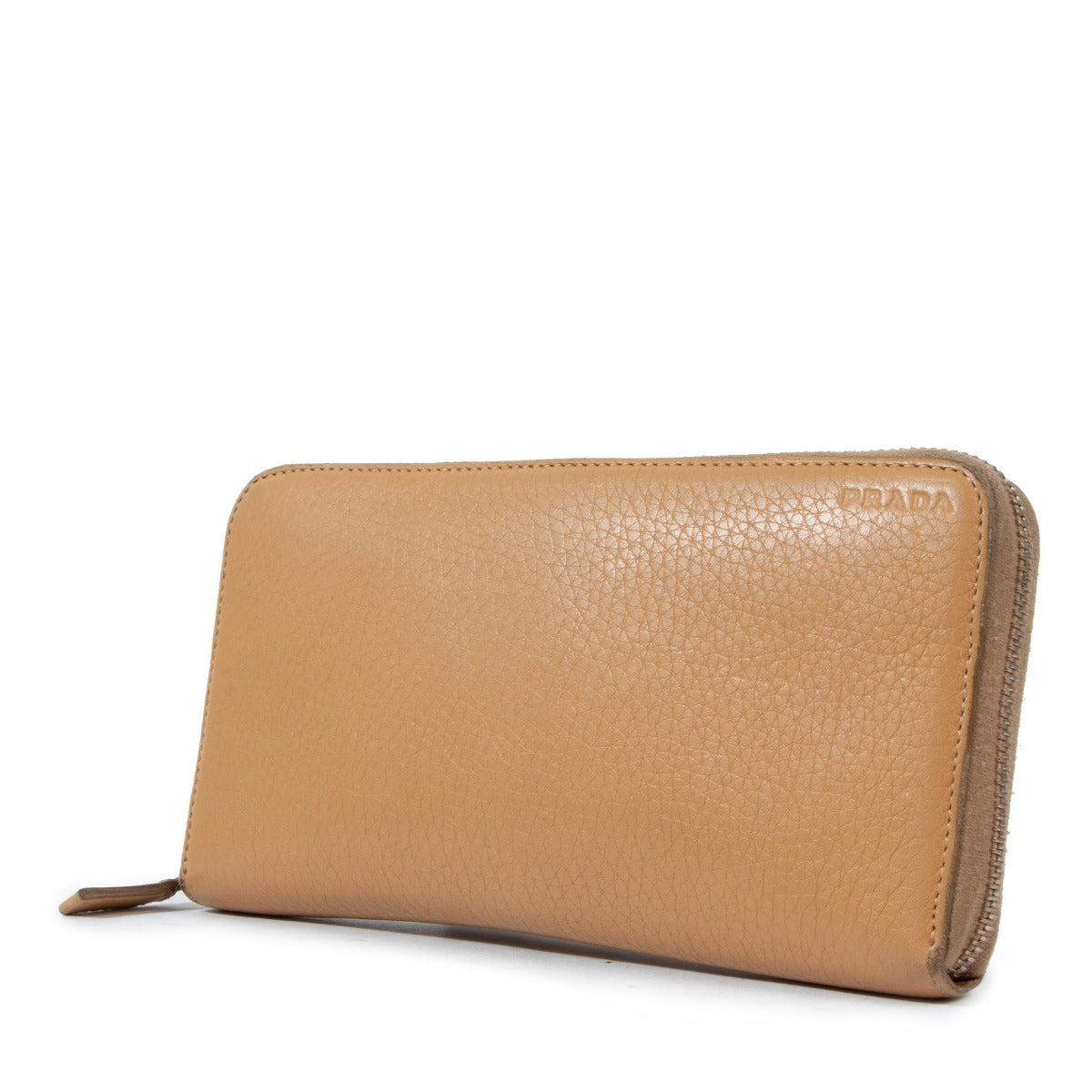 Buy an authentic vintage Prada Beige Leather Long Zipper Wallet in good condition at Labellov Antwerp.
