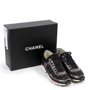 Sneakers in black and pink now online on vintage site