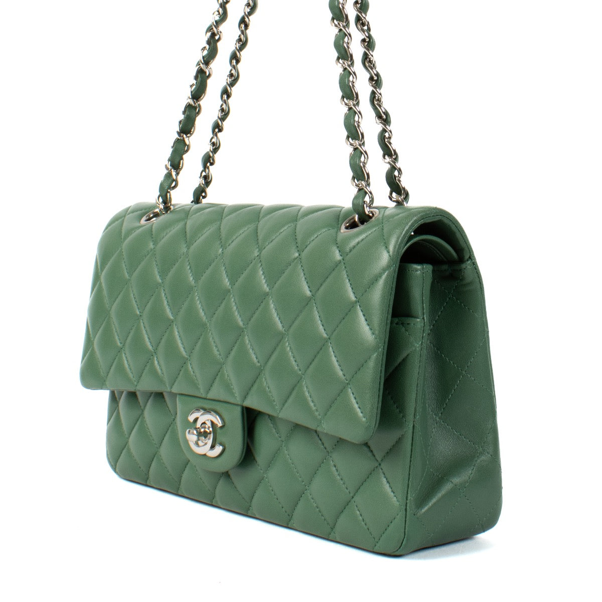 Shop safe online at Labellov in Antwerp, Brussels and Knokke this 100% authentic second hand Chanel Green Lambskin Medium Classic Flap Bag
