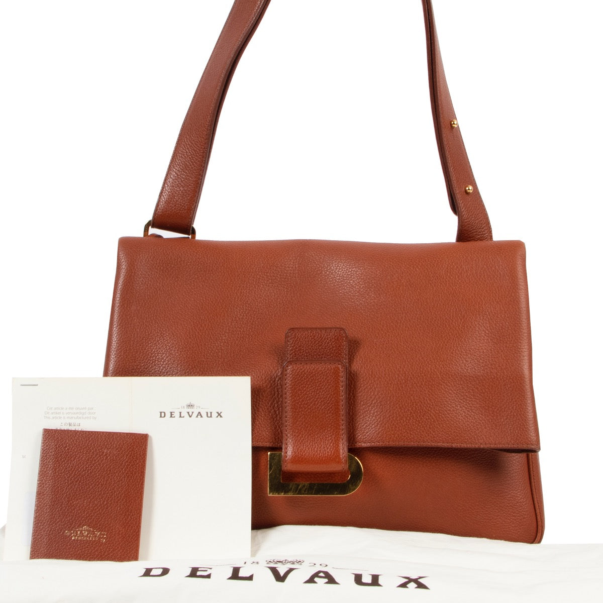 Shop safe online 100% authentic second hand Delvaux Brown Relais Trotteur Alezan Shoulder Bag in very good condition at the right price at Labellov in Antwerp.