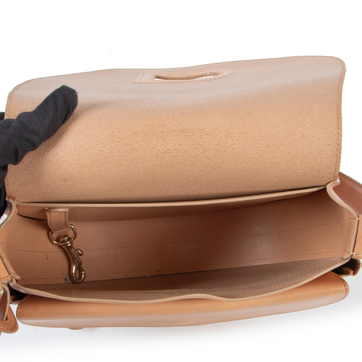 Shop safe online 100% authentic second hand Delvaux Nude Kate GM Crossbody Bag at the right price at labellov in Antwerp.