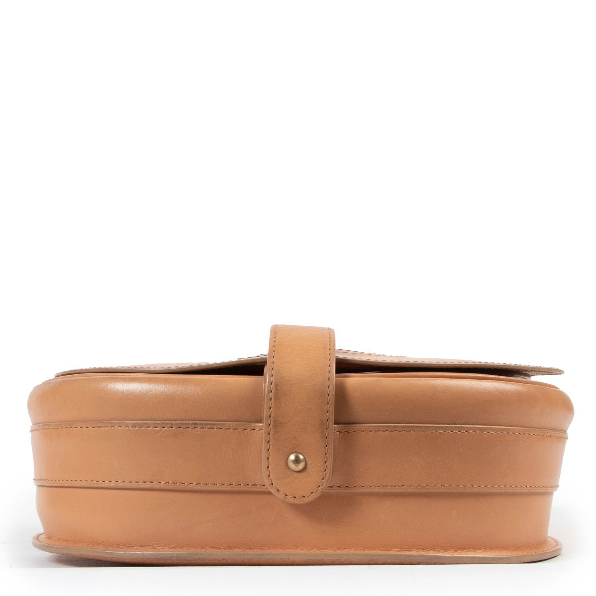 Shop safe online 100% authentic second hand Delvaux Nude Kate GM Crossbody Bag at the right price at labellov in Antwerp.