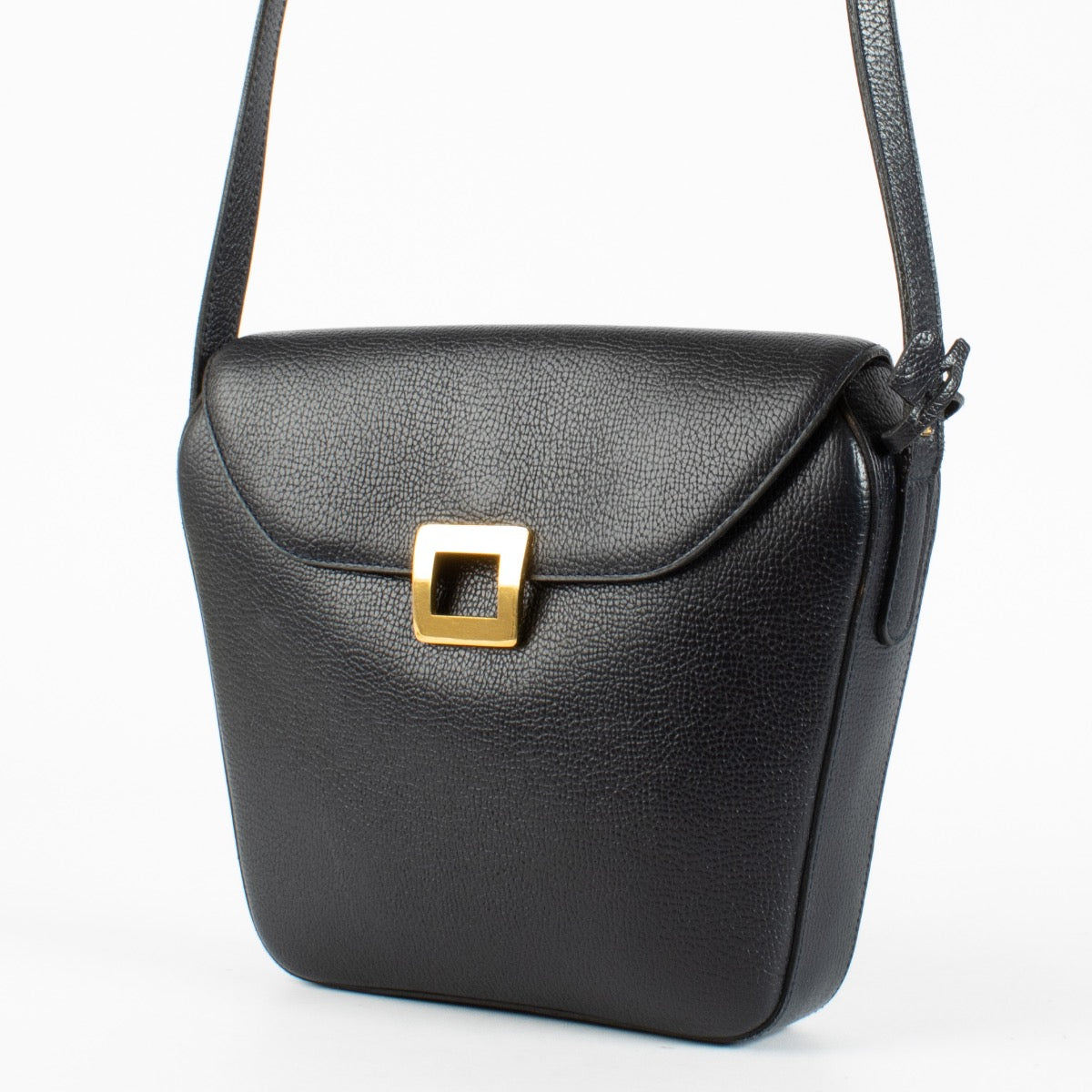 Authentic Second Hand Delvaux Blue Amitié Crossbody on Labellov.com