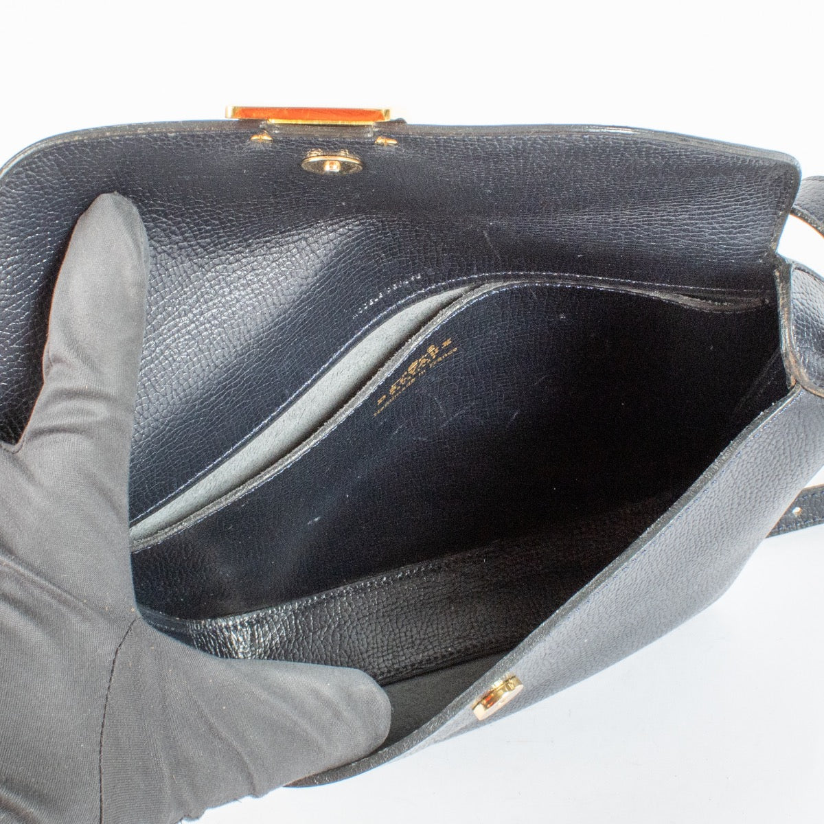 Authentic Second Hand Delvaux Blue Amitié Crossbody on Labellov.com