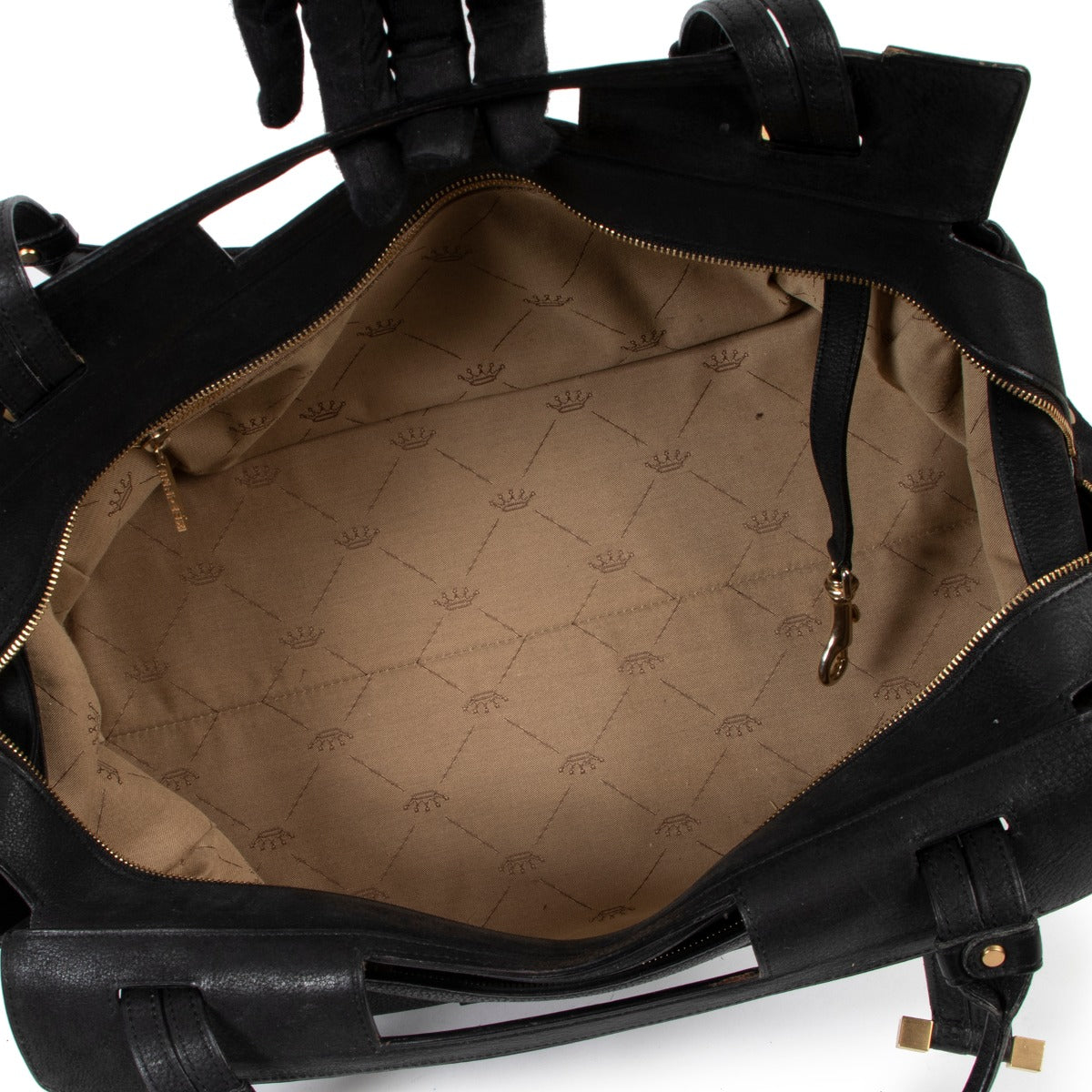 Buy this Delvaux Black Benjamin Shoulder Bag at Labellov for a reasonable price online or in store. Bring your items in an we will do the rest at Labellov Antwerp
