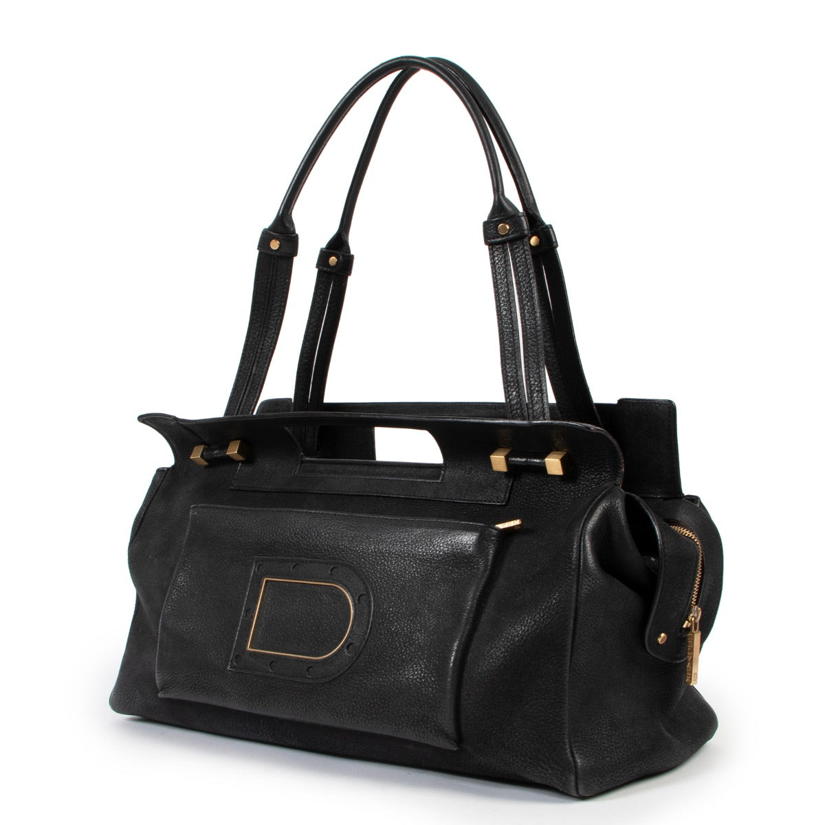 Buy this Delvaux Black Benjamin Shoulder Bag at Labellov for a reasonable price online or in store. Bring your items in an we will do the rest at Labellov Antwerp