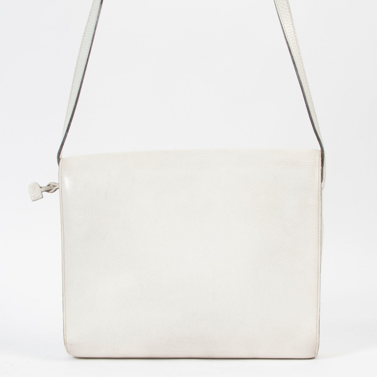 Original 2nd hand Delvaux White DDD Crossbody in good condition for sale on Labellov vintage shop for luxury fashion