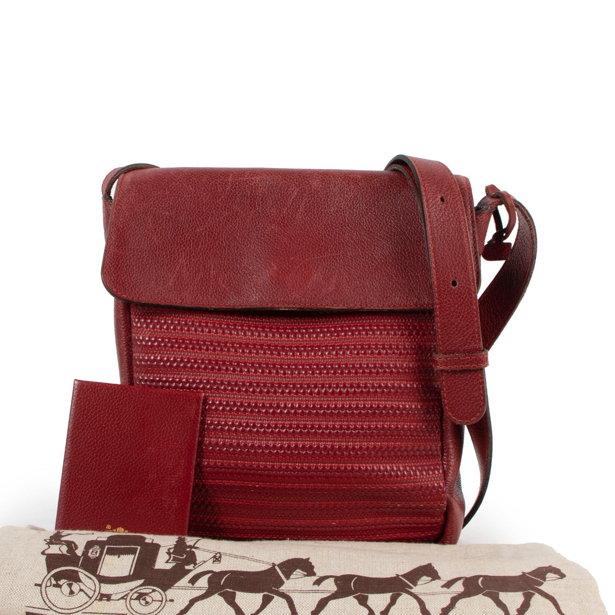 Shop safe online at Labellov in Antwerp this 100% authentic second hand Delvaux Red Toile De Cuir Crossbody