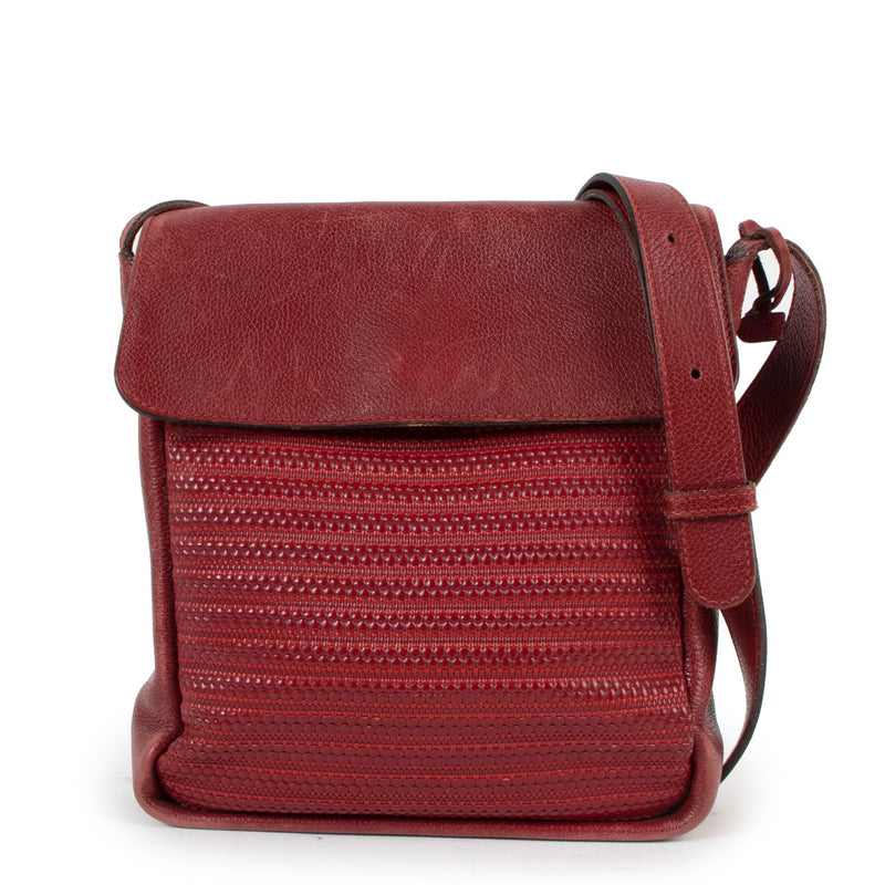Shop safe online at Labellov in Antwerp this 100% authentic second hand Delvaux Red Toile De Cuir Crossbody