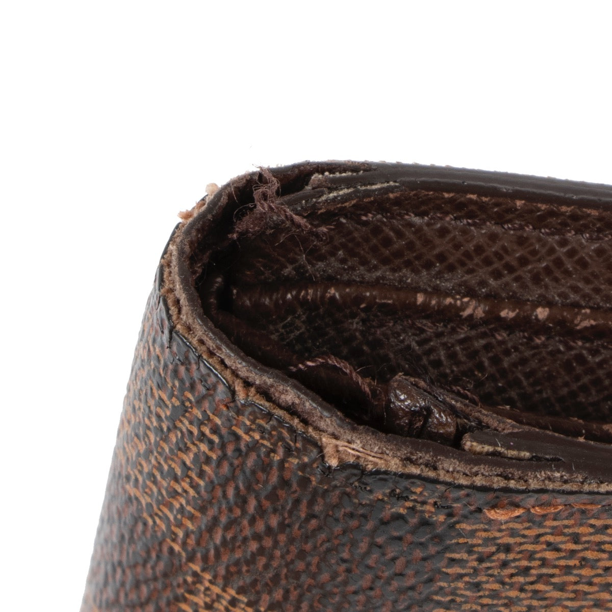 Shops safe online at Labellov in Antwerp this 100% authentic second hand Louis Vuitton Porte-Tresor Etui Papiers Damier Ebene Wallet