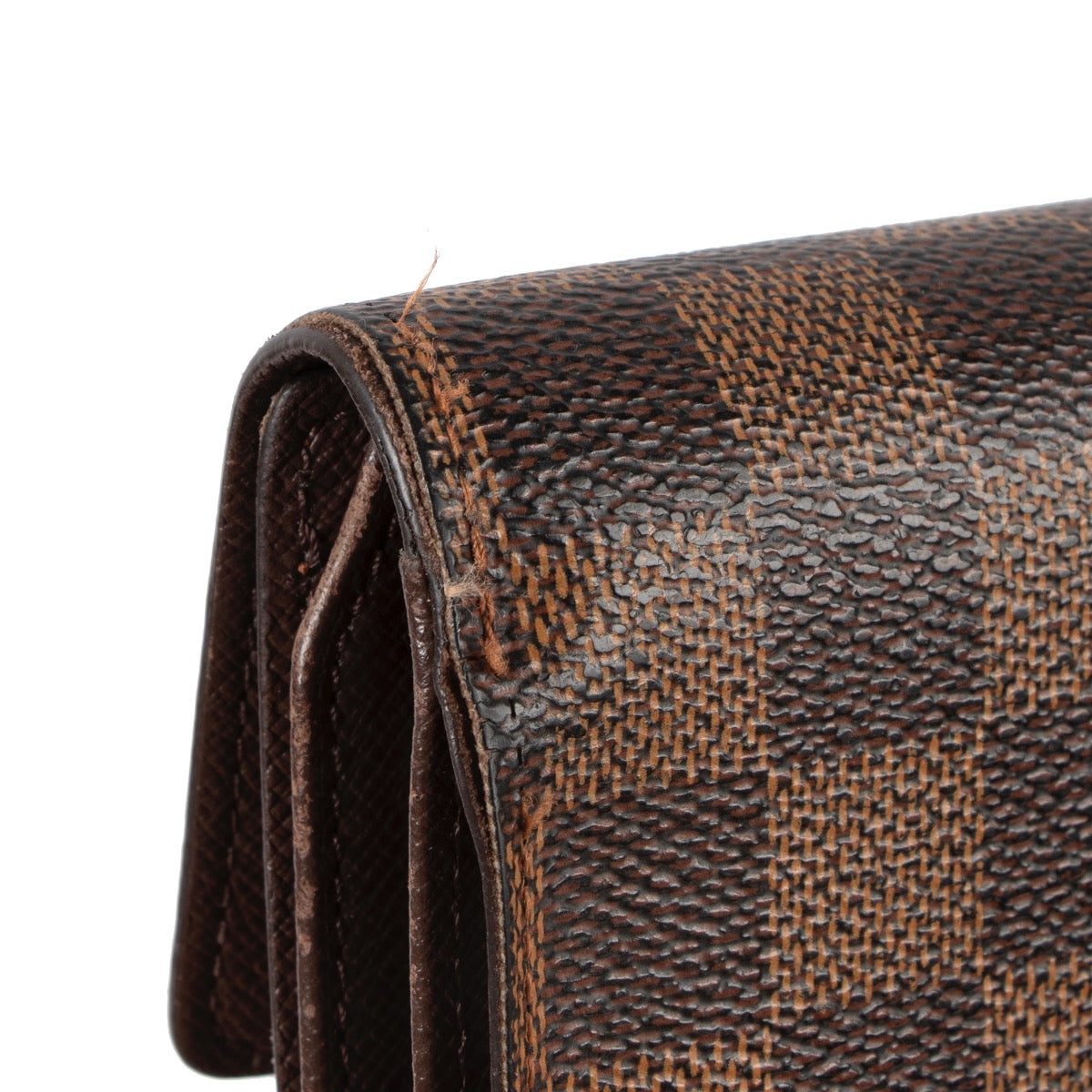 Shops safe online at Labellov in Antwerp this 100% authentic second hand Louis Vuitton Porte-Tresor Etui Papiers Damier Ebene Wallet