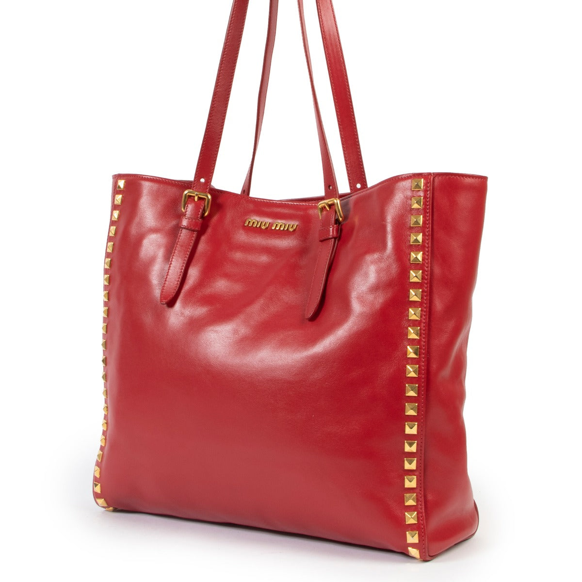 Buy this Miu Miu Shopping Fuoco Red Bag at Labellov for a reasonable price online or in store.