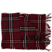 Shop safe online at Labellov in Antwerp this 100% authentic second hand Burberry Burgundy Checked Lambswool Scarf