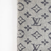 Authentic pre-loved Louis Vuitton Light Grey Monogram Classic Shawl on Labellov.com