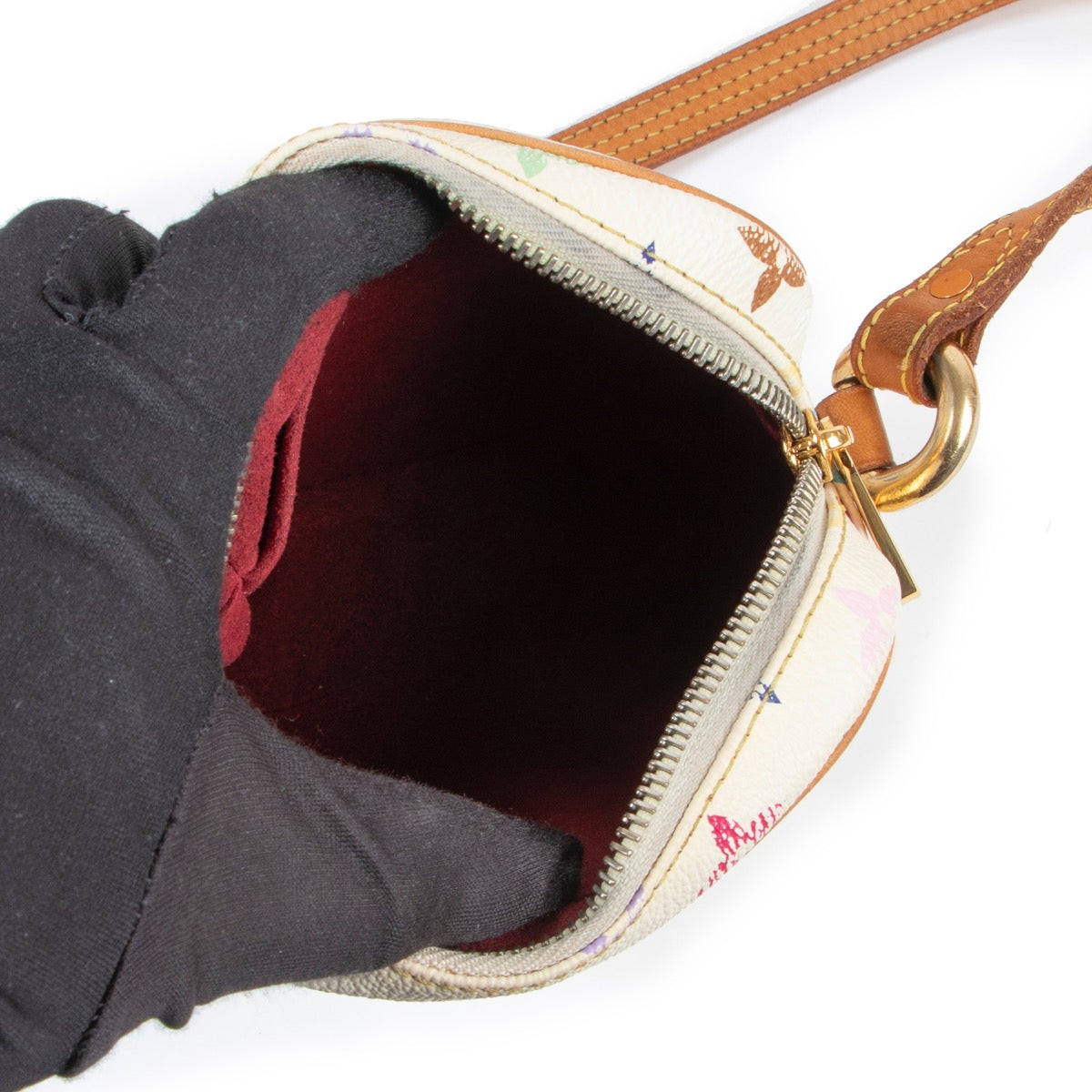 Shop safe online at Labellov in Antwerp this 100% authentic second hand Louis Vuitton Murakami Multicolor Rift Crossbody