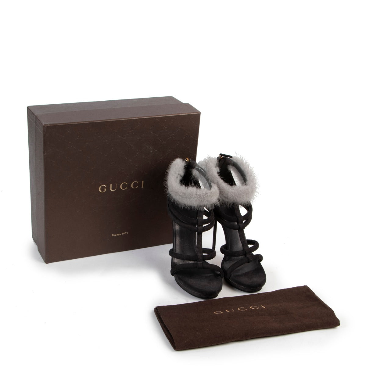Gucci Black heels on 2nd hand site in good condition