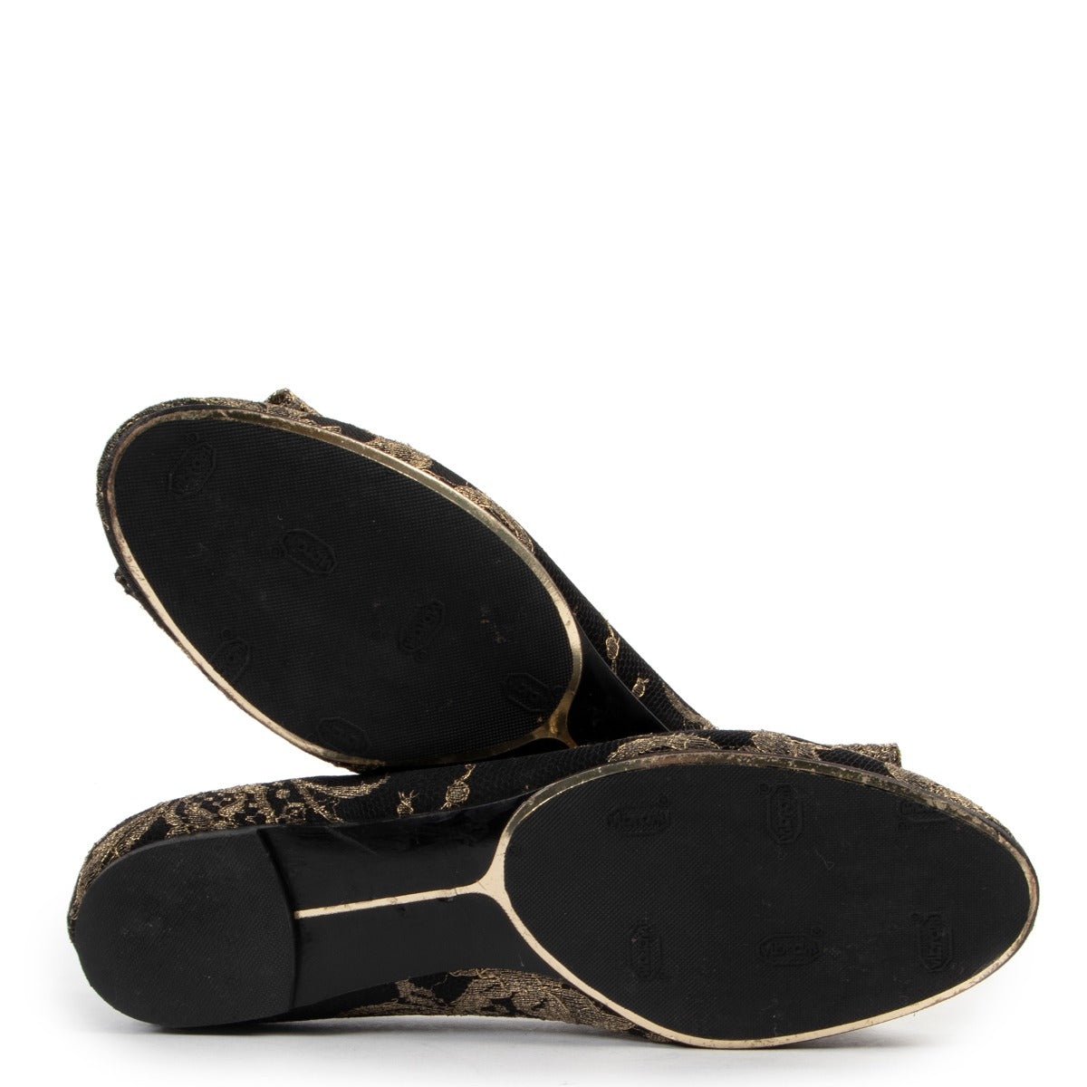 Preloved Salvatore Ferragamo Black Gold Flats or shoes now online for sale