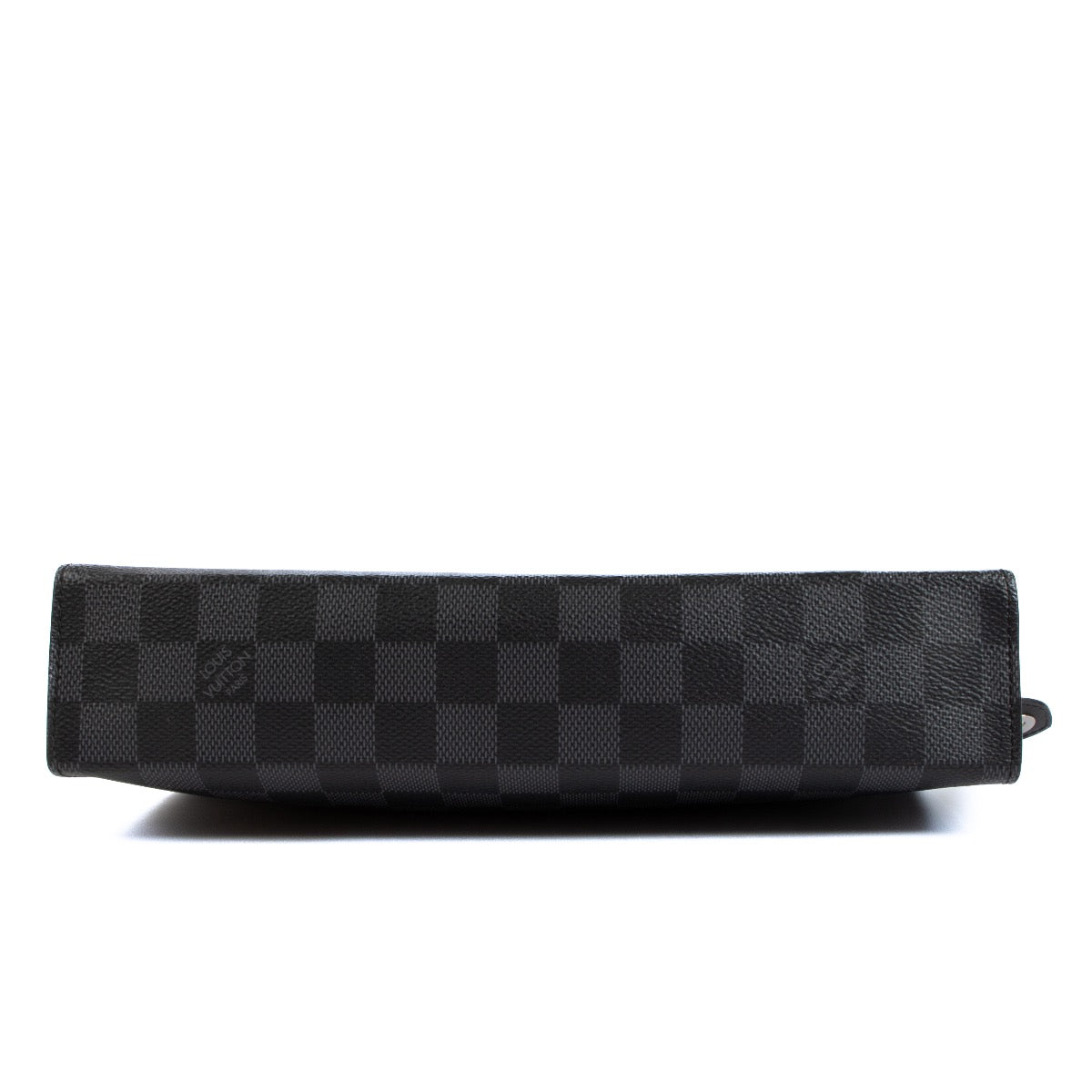 Shop safe online at Labellov in Antwerp, Brussels and Knokke this 100% authentic second hand Louis Vuitton Damier Graphite Canvas Pochette Voyage MM