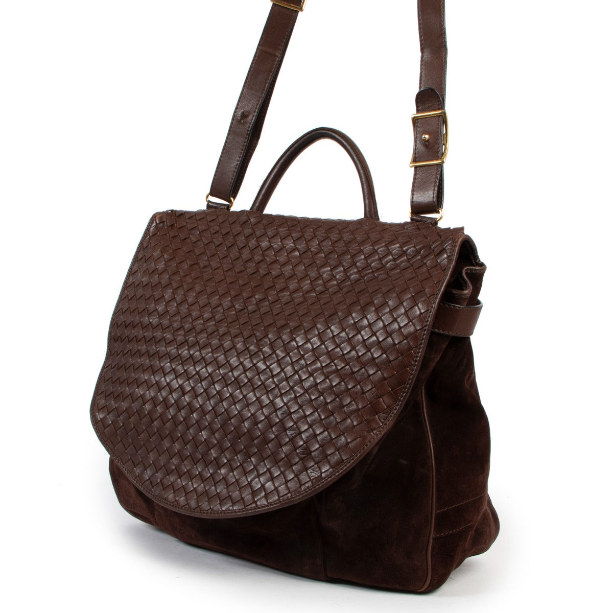 Get this Bottega Veneta Brown Crossbody at Labellov in preloved condition and for a reasonable price.