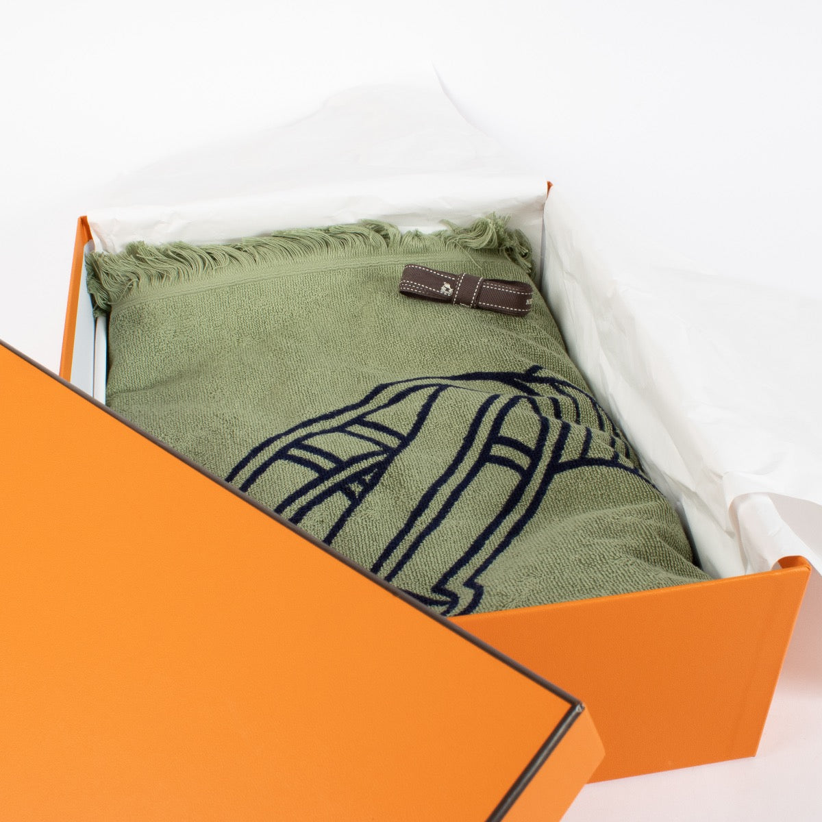 authentic preloved Hermès Green Beach Towel on Labellov.com