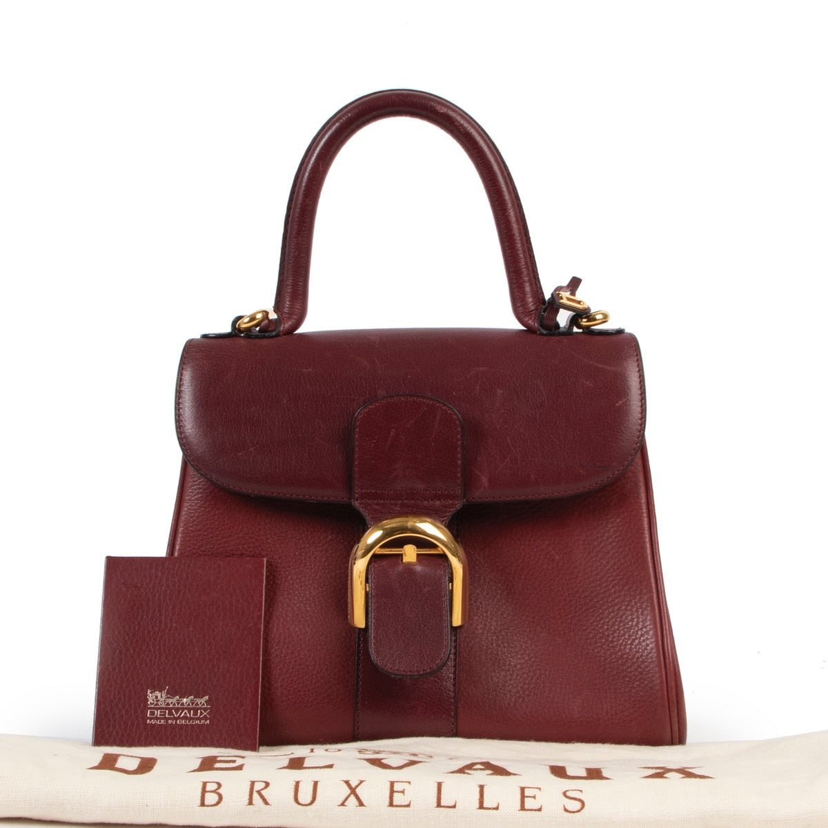 Shop safe online 100% authentic second hand Delvaux Red PM Brillant in very good condition at the right price at labellov in Antwerp.