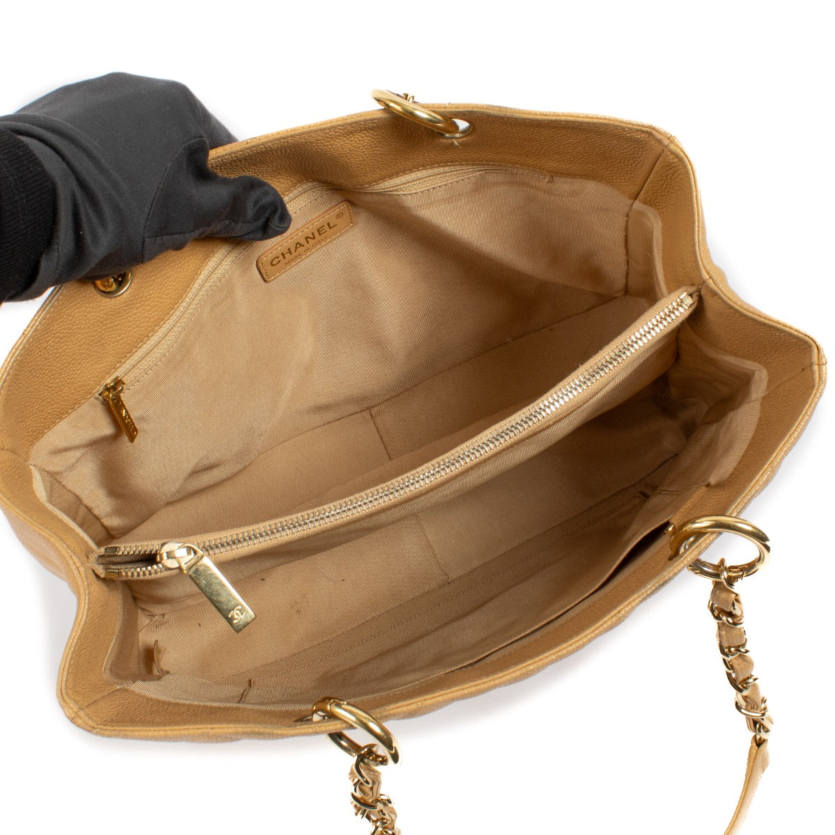 Shop 100% authentic secondhand Chanel Beige GST Bag Shoulder Bag on Labellov.com
