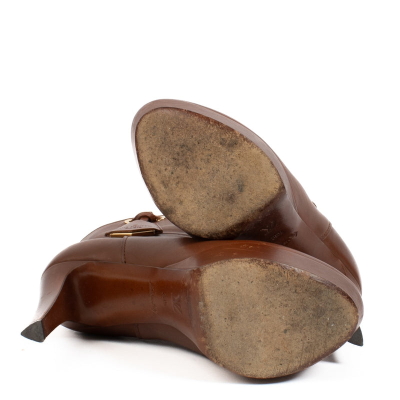 shop 100% authentic second hand Louis Vuitton Brown Leather Ankle Boots - Size 38 1/2 on Labellov.com