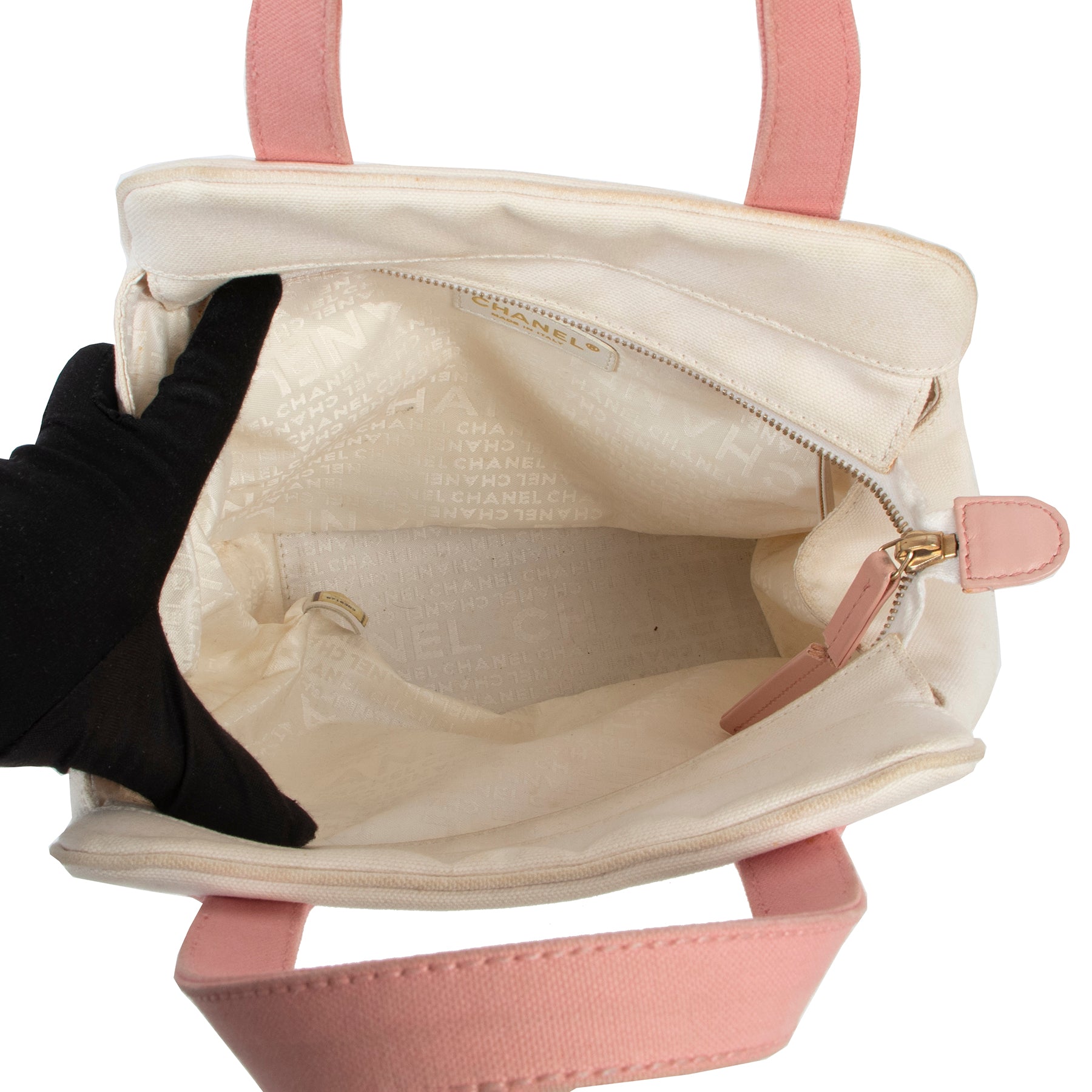 Shop safe online 100% authentic second hand Chanel White and Pink Marshmallow Top Handle in very good condition at right price at Labellov in Antwerp.