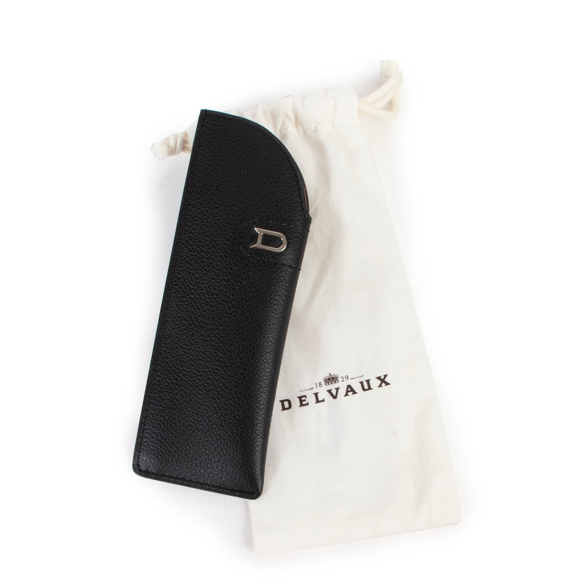 Get this Delvaux Monocle Jumping Noir Glasses Case now online or in store at Labellov Luxury in very good condition and for a reasonable price.
