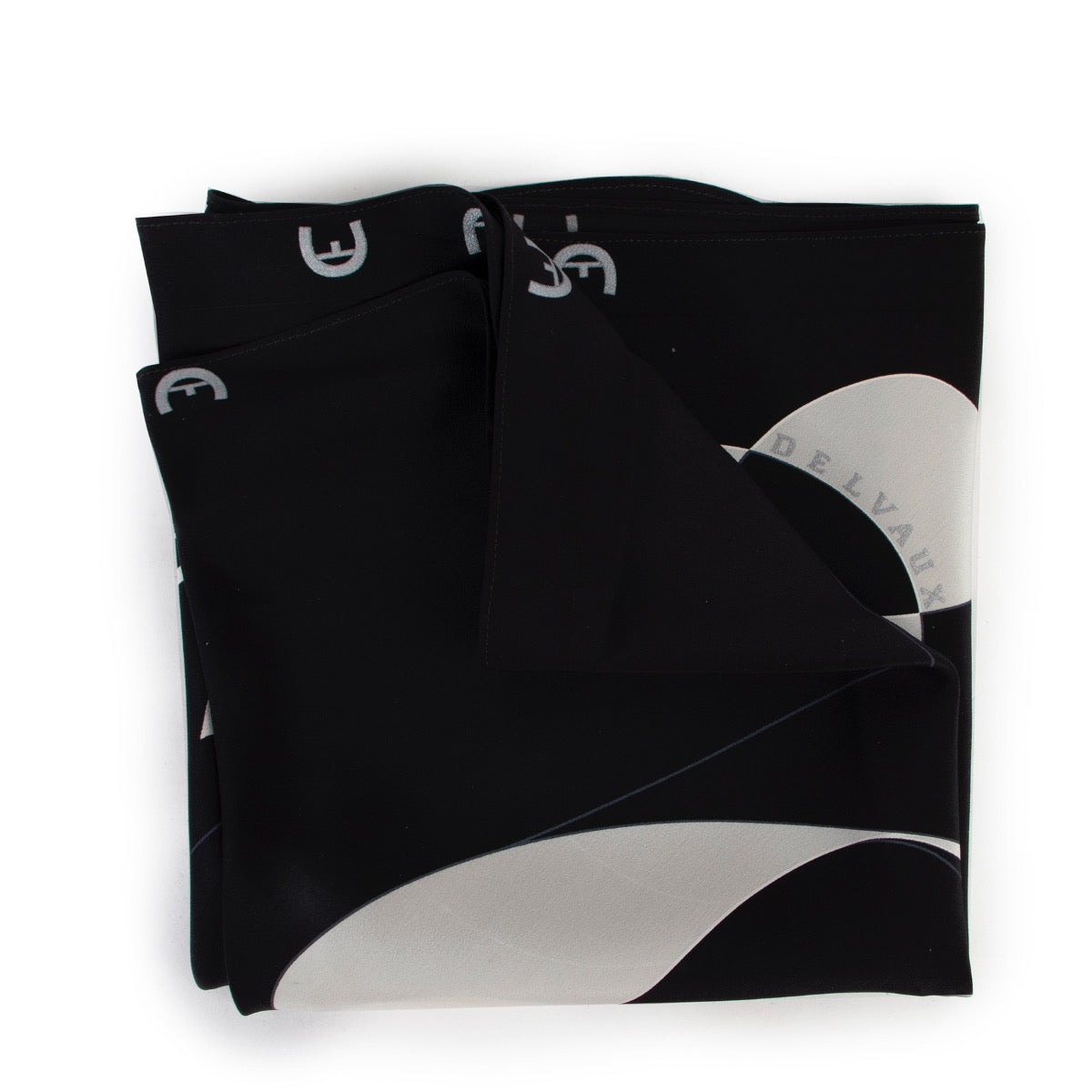 Get this Delvaux Black Scarf now at Labellov for a reasonable price and in very good condition